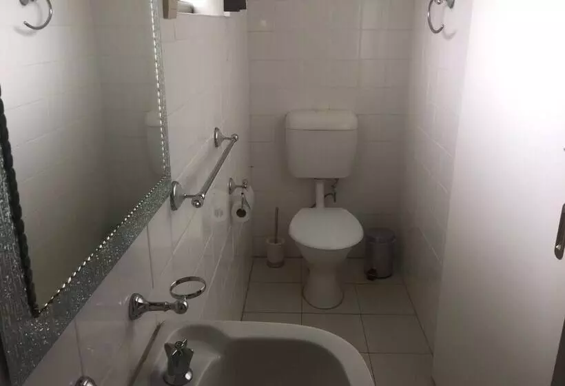 Отель Sinclairs Country Retreat