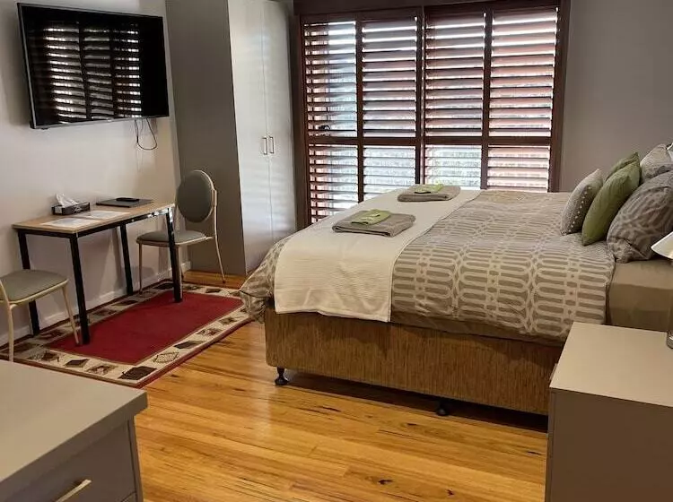 Отель Sinclairs Country Retreat