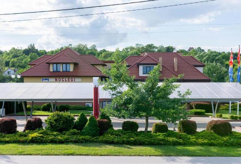 모텔 Noclegi Grill Solo