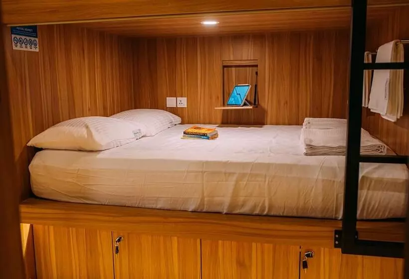 هاستل Bluewaters Pods 38 Hongkong St