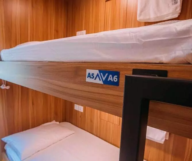 هاستل Bluewaters Pods 38 Hongkong St