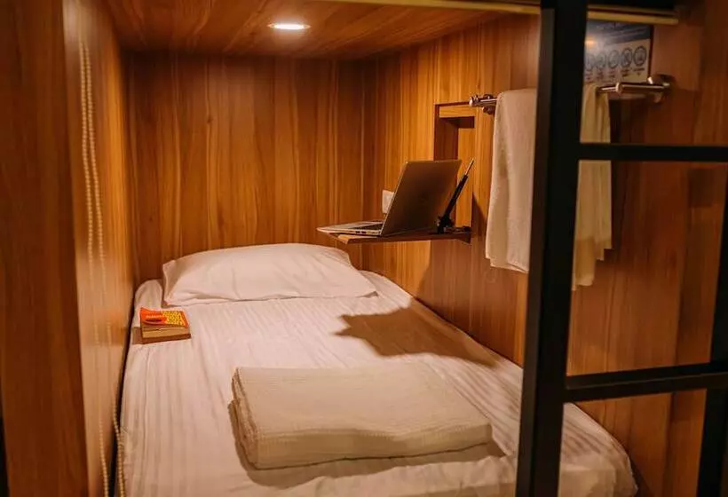 هاستل Bluewaters Pods 38 Hongkong St