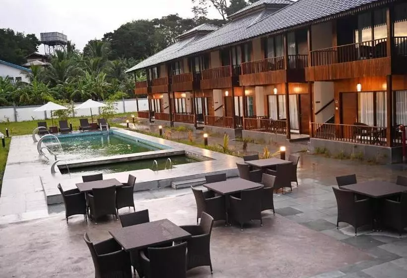 Hotelli Ile Bay Resort