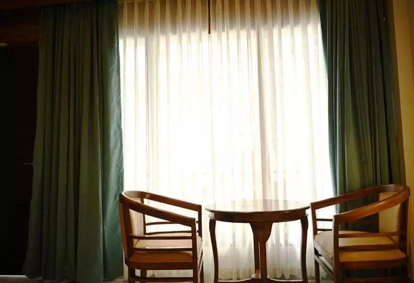 Hotelli Ile Bay Resort