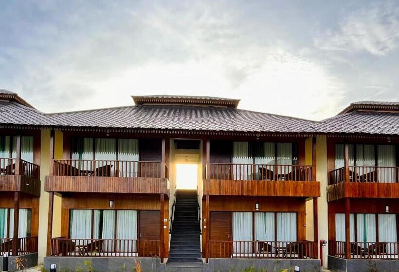 Hotelli Ile Bay Resort