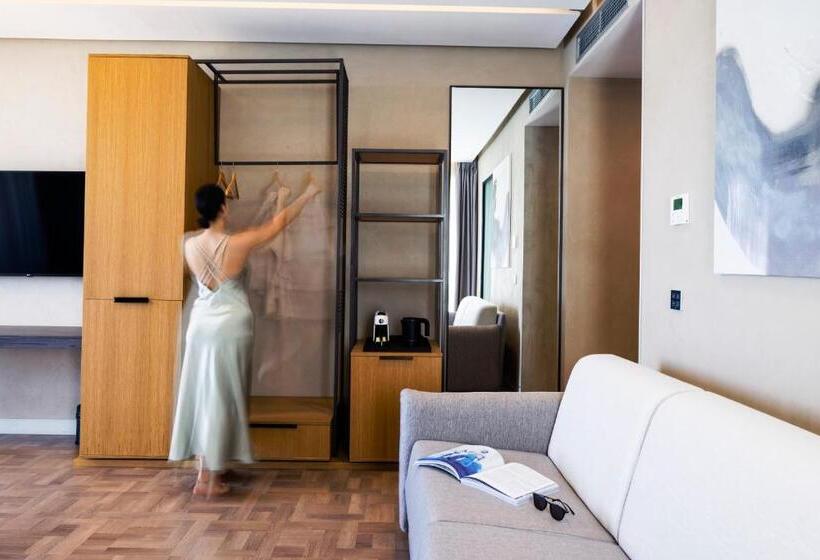 هتل La Brisa Boutique