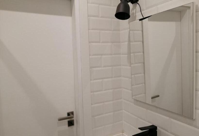 پانسیون Paradise Space