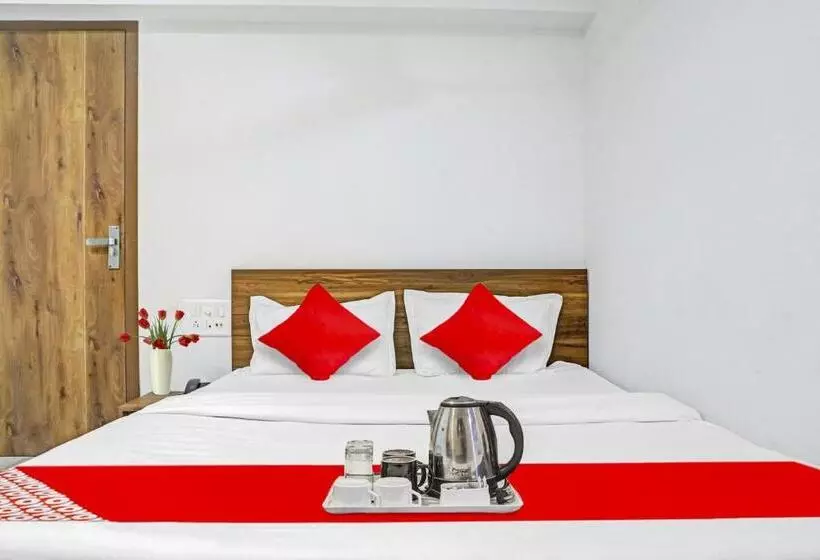 Hotelli Oyo 90450  Weekend Rooms