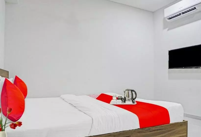 Hotelli Oyo 90450  Weekend Rooms
