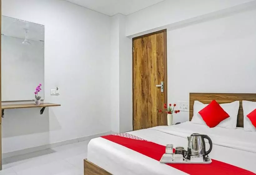 Hotelli Oyo 90450  Weekend Rooms