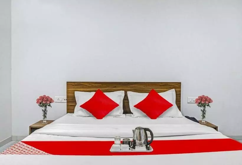 Hotelli Oyo 90450  Weekend Rooms