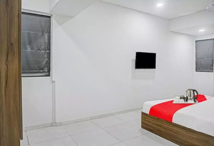 Hotelli Oyo 90450  Weekend Rooms