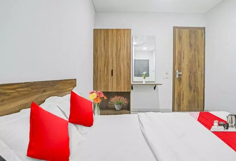 Hotelli Oyo 90450  Weekend Rooms