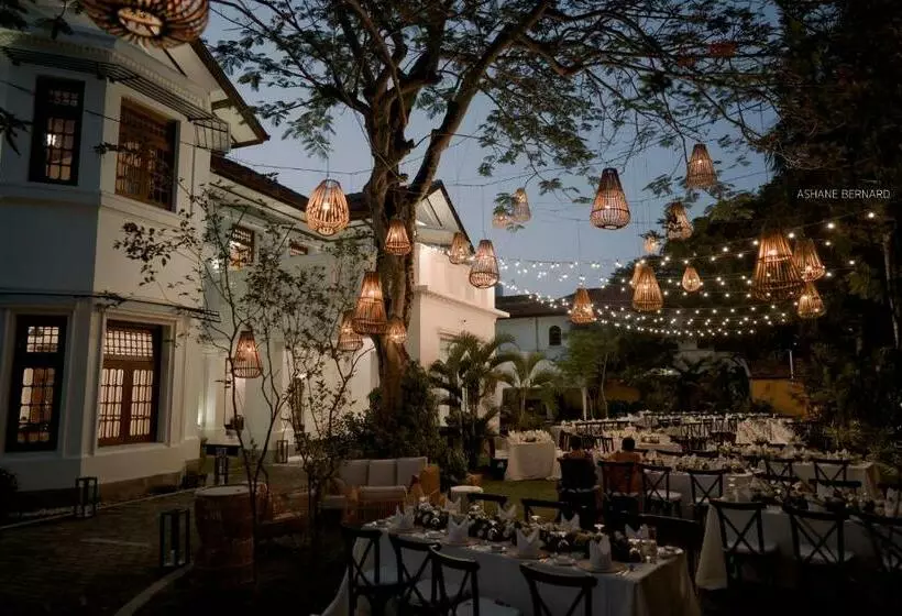 ホテル The Manor Colombo