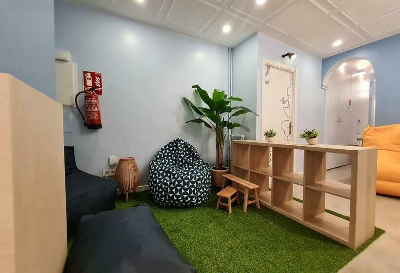 Пансион Az The Zity Hostel   Coliving