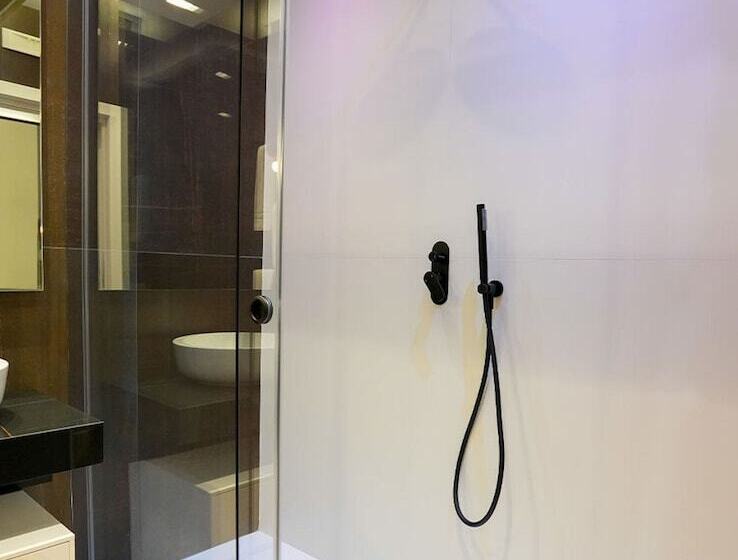 酒店 La Banchina Luxury Suites