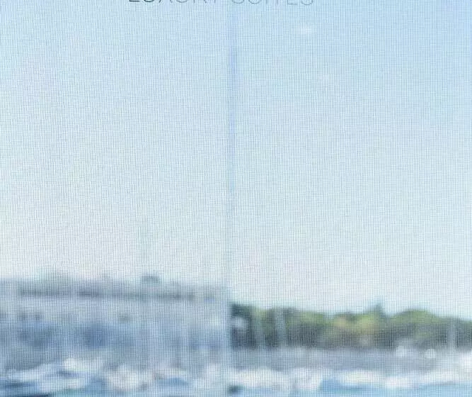 Hotelli La Banchina Luxury Suites