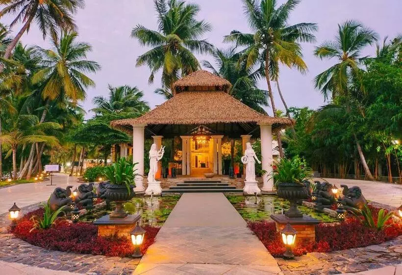 ホテル Lagoon Sarovar Premiere Resort   Pondicherry