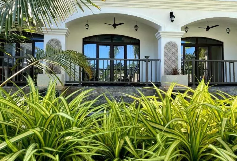 ホテル Lagoon Sarovar Premiere Resort   Pondicherry