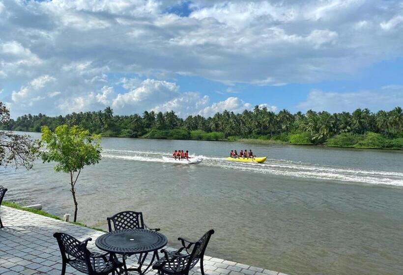 בית מלון כפרי Lagoon Sarovar Premiere Resort Pondicherry