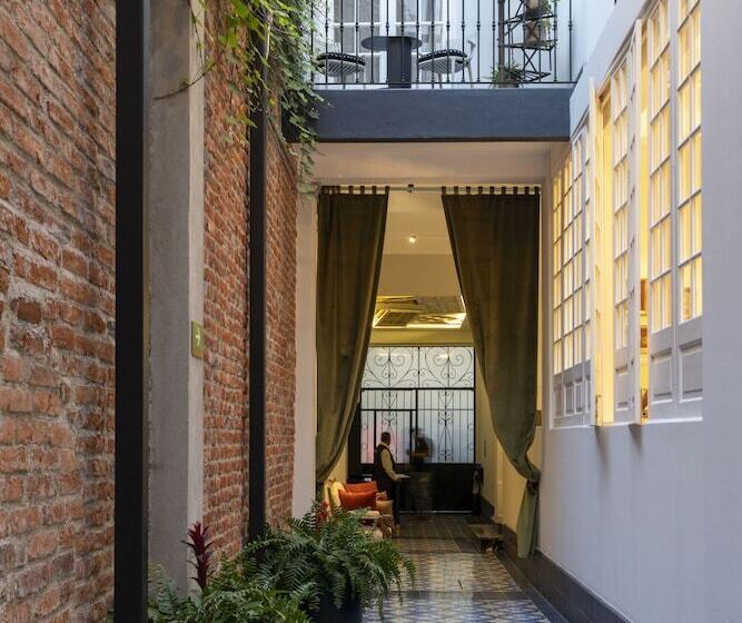 هتل Roso Guest House