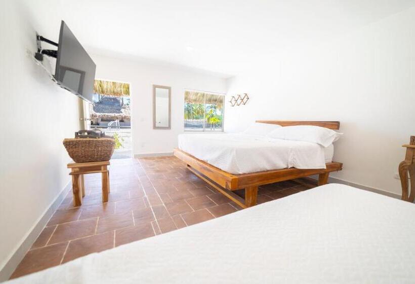 استراحتگاه Quinta Del Mar Crystal Beach