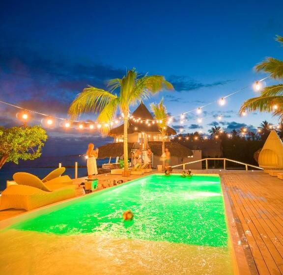 استراحتگاه Quinta Del Mar Crystal Beach