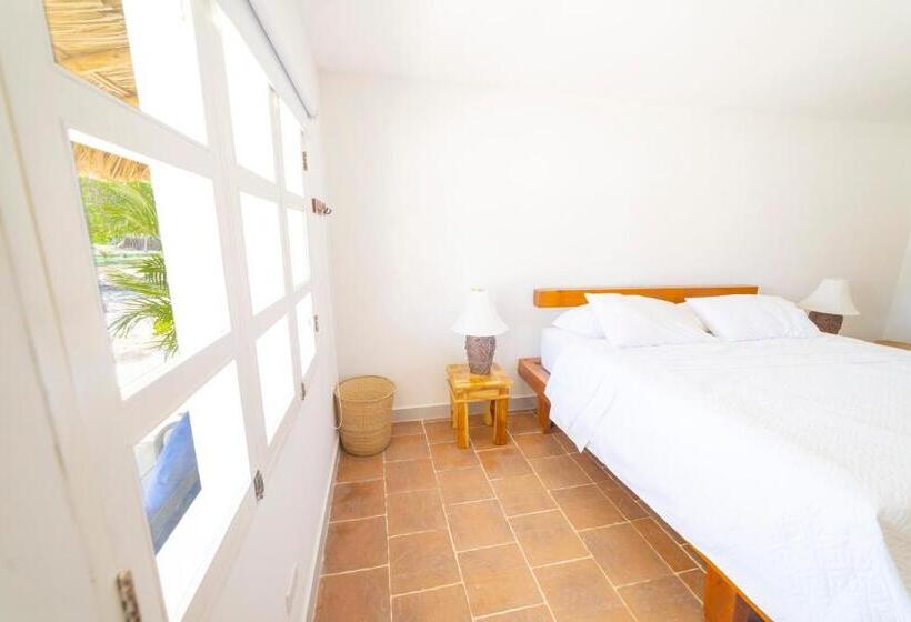 استراحتگاه Quinta Del Mar Crystal Beach