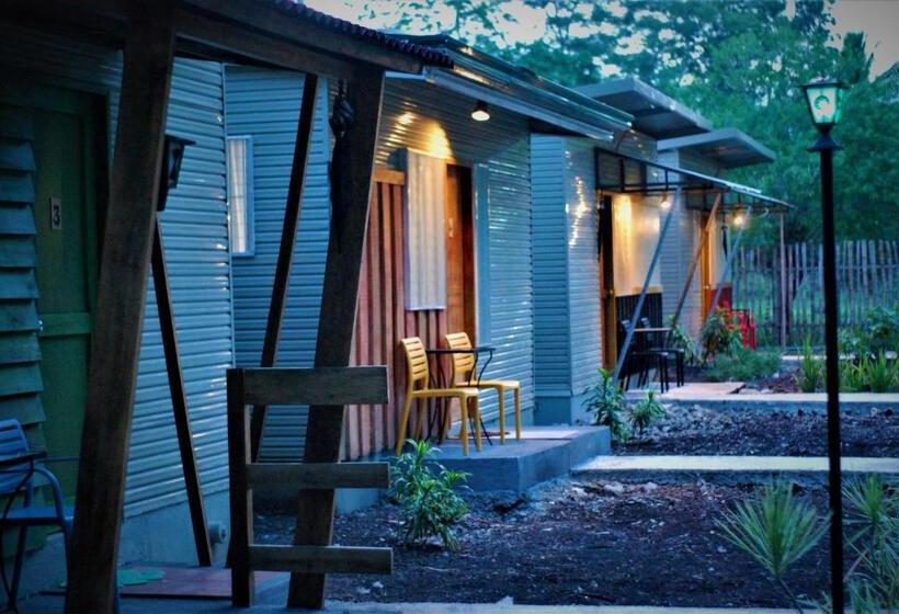 בית מלון כפרי 13 Ways Room Rentals