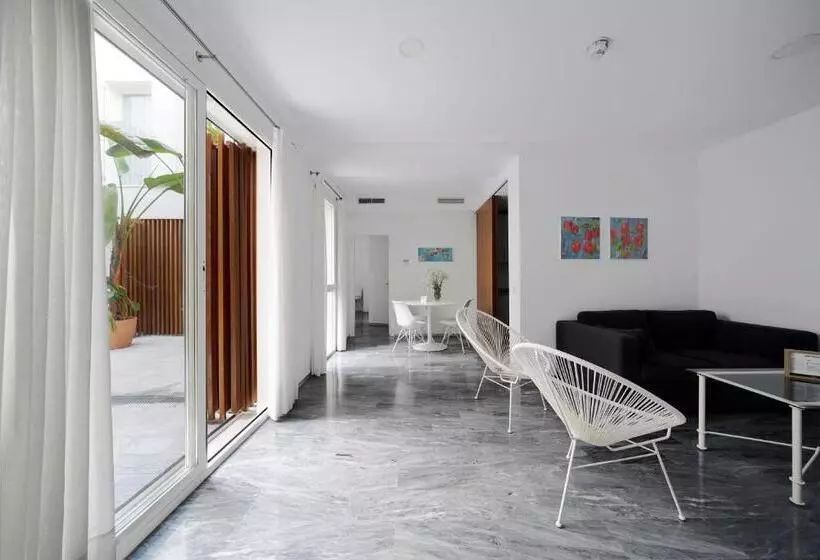 Numa I Jondo Apartments