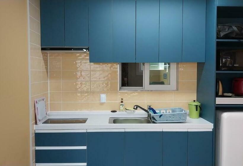 ペンション White House