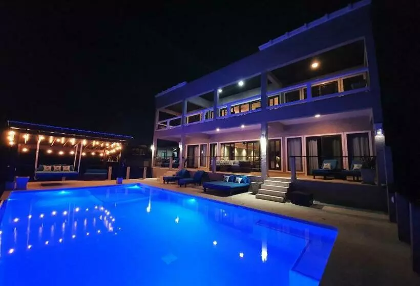 هتل Fishers Landing Boutique