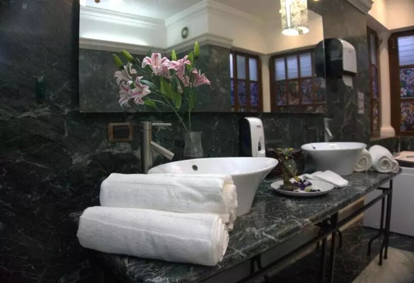 Indian Palace Hotel Boutique Spa & Restaurante