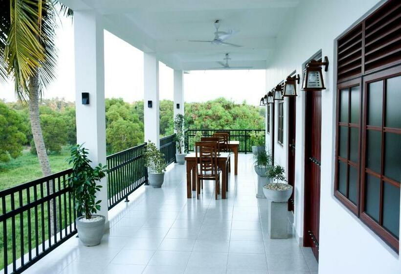 בית מלון כפרי Otha Shy Airport Transit