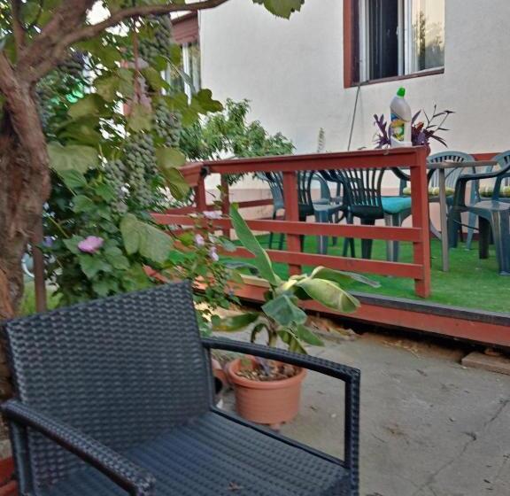 Pensjonat Camera Cu Baie Tina