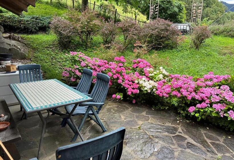 פנסיון Les Quatre Saisons   Balcon Et Jardin