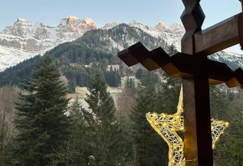 פנסיון Les Quatre Saisons   Balcon Et Jardin