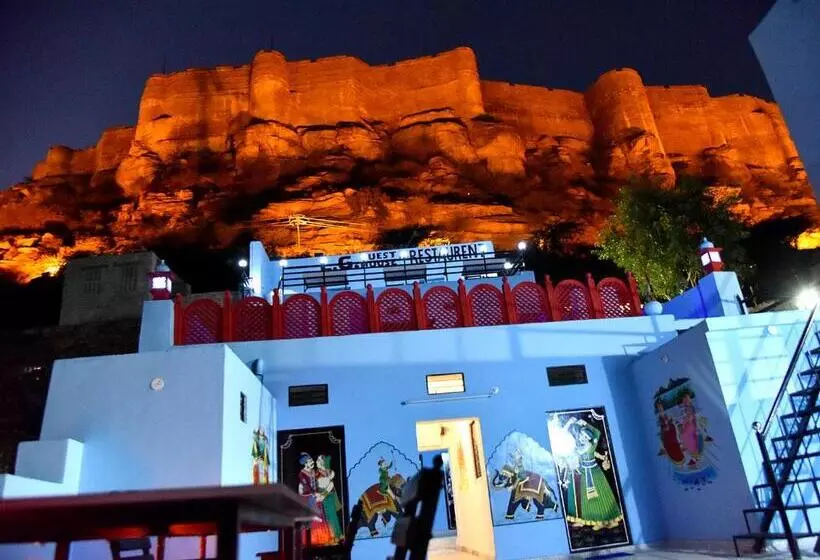 پانسیون L G Guest House