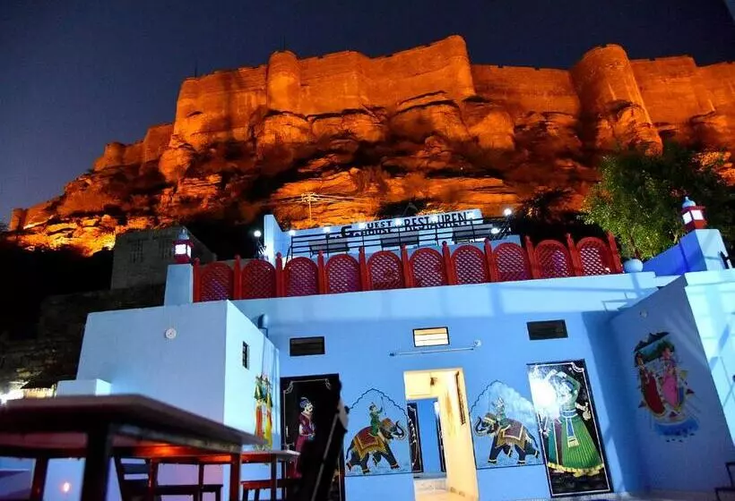 پانسیون L G Guest House