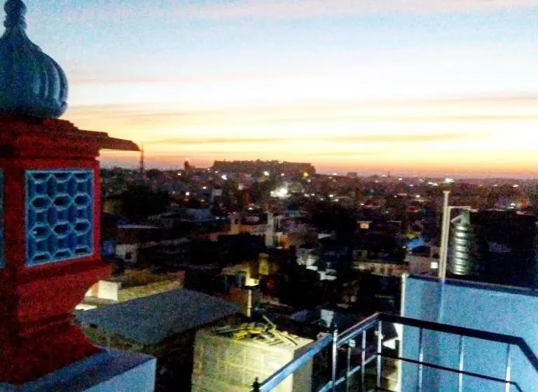 پانسیون L G Guest House