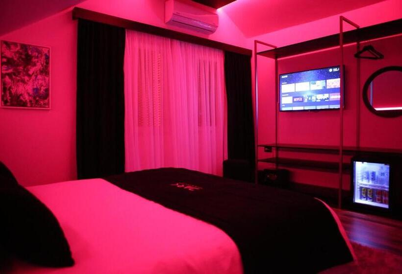 هتل Dark Boutique