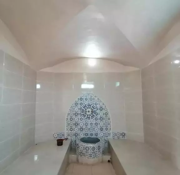 Hotelli Villa Darga Rouge