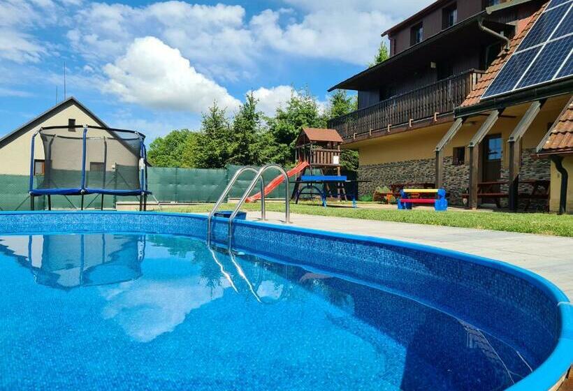 פנסיון Chata U Zámků