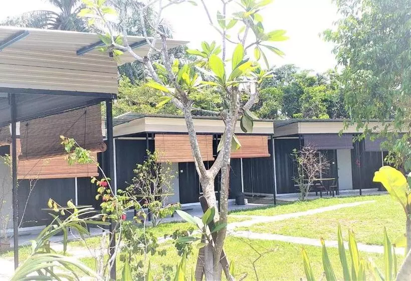 Retkeilymaja Hasina Resort@sedili