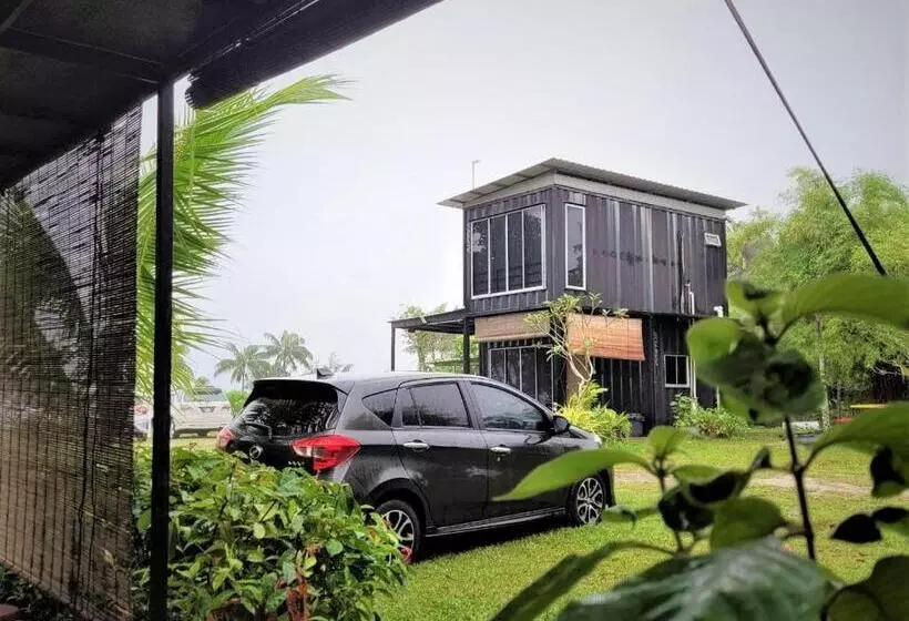 Retkeilymaja Hasina Resort@sedili