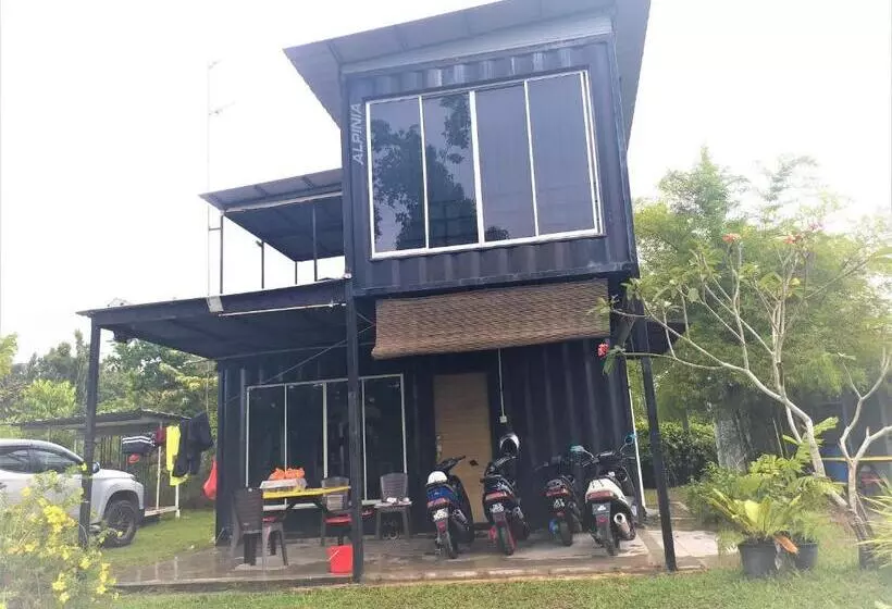 Retkeilymaja Hasina Resort@sedili