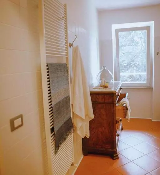 Retkeilymaja La Foresteria Di Villa Piazzo