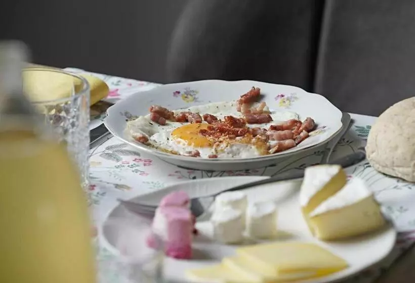 Aamiaismajoitus (B&B) A Coque Line