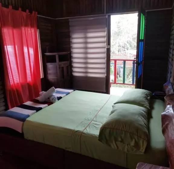 ベッドアンドブレックファースト Las Cabañas Del Escobo   Cabaña Tucán