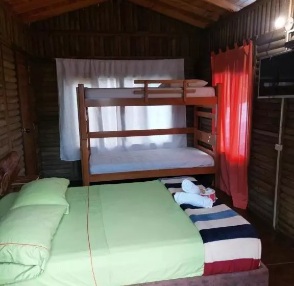ベッドアンドブレックファースト Las Cabañas Del Escobo   Cabaña Tucán